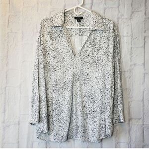 LORD & TAYLOR V-neck Pullover Black & White Blouse Large